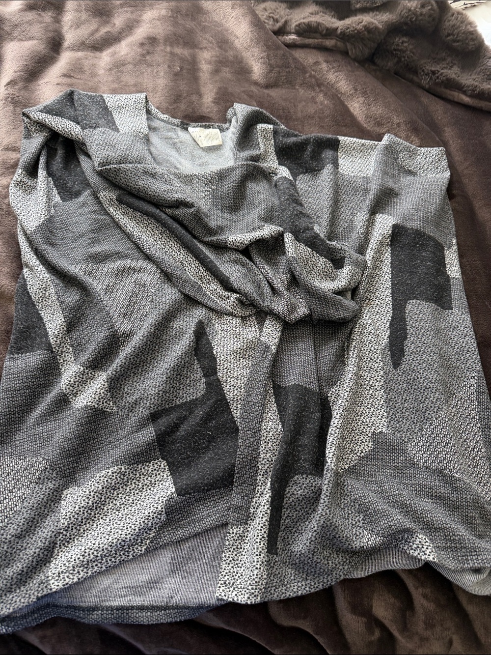 Women’s Gray Patterned Lightweight cape